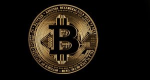 蜜桃社区安全性评测，盾牌图标与加密锁示意图，体现平台数据保护机制